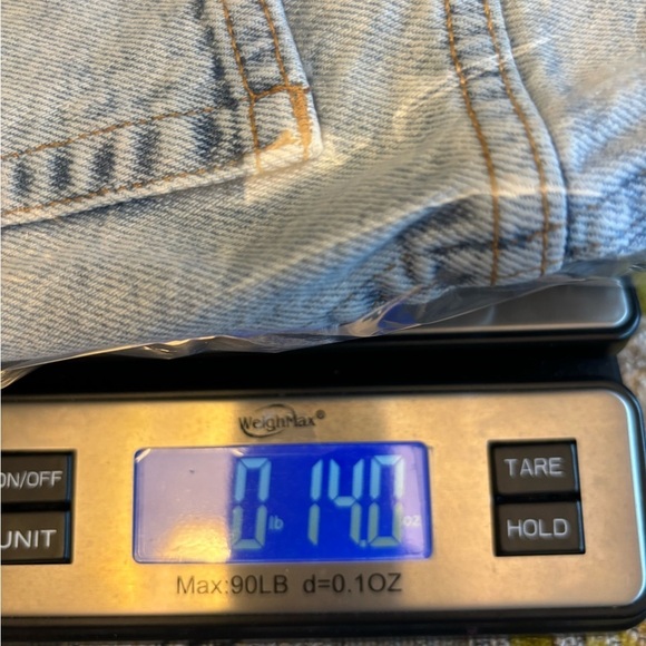 H&M Women’s Mom Comfort High
Denim Shorts Size 10 Supersoft Distressed 5 Pockets - Picture 12 of 14